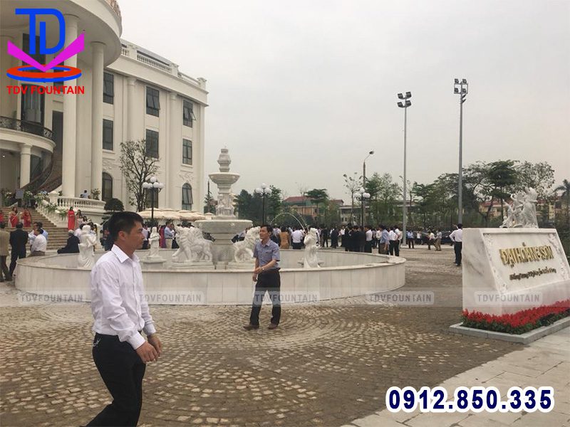 Đài phun nước bằng đá