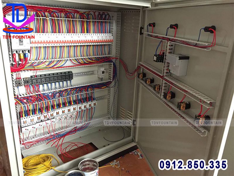 Đấu nối tủ điện điều khiển đài phun nước
