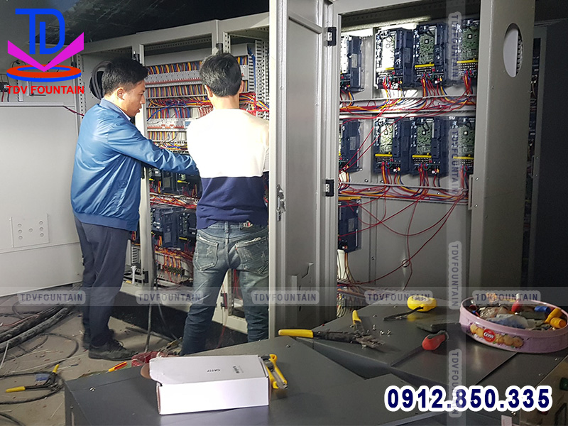 Đấu nối tủ điện điều khiển nhạc nước âm sàn