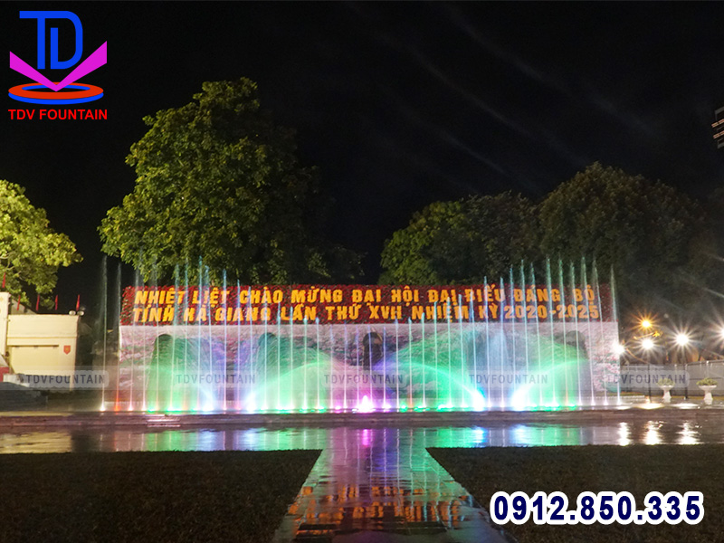 Hiệu ứng cánh chim quảng trường nhạc nước 26/3