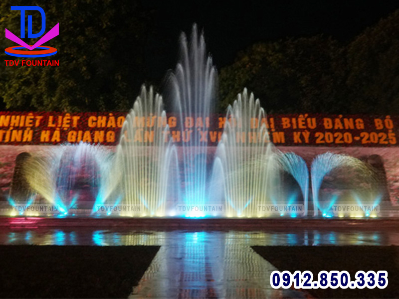 Hiệu ứng phun nước hình đuôi công