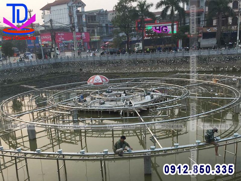 Lắp đặt giàn phun xuống hồ điều hòa