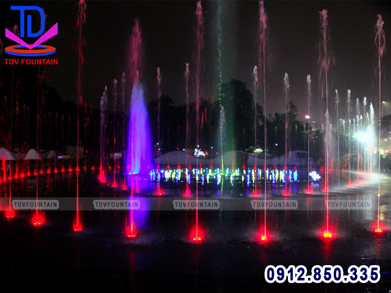Sàn nhạc nước phố đi bộ TP Vinh