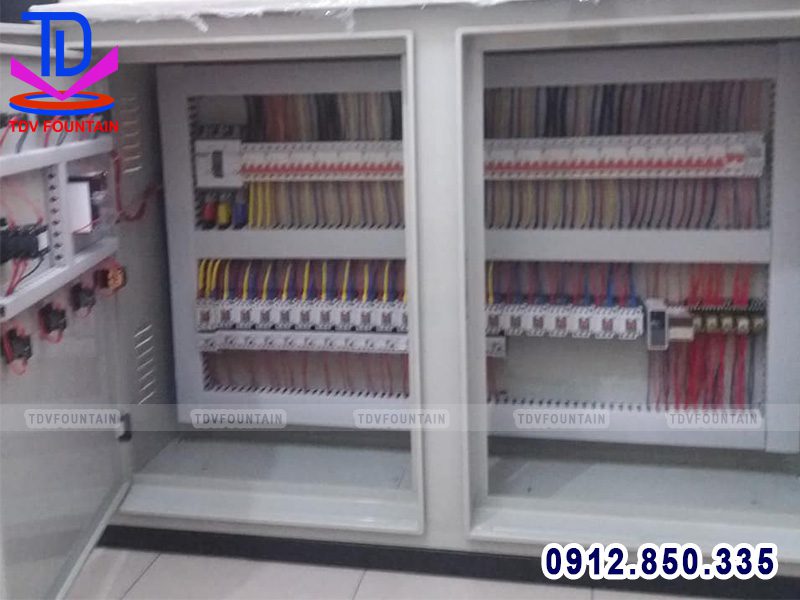 Tủ điện đài phun nước phao nổi