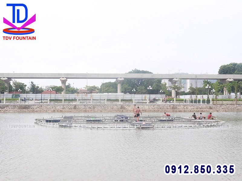 Lắp đặt đài phun phao nổi trên hồ