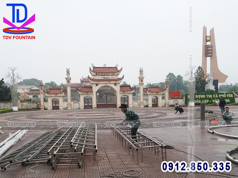Tập kết vật tư thiết bị đài phun tại công trình