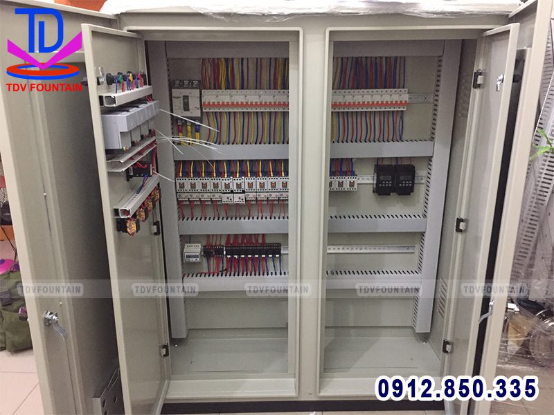 Tủ điện điều khiển đài phun nước Vũng Áng