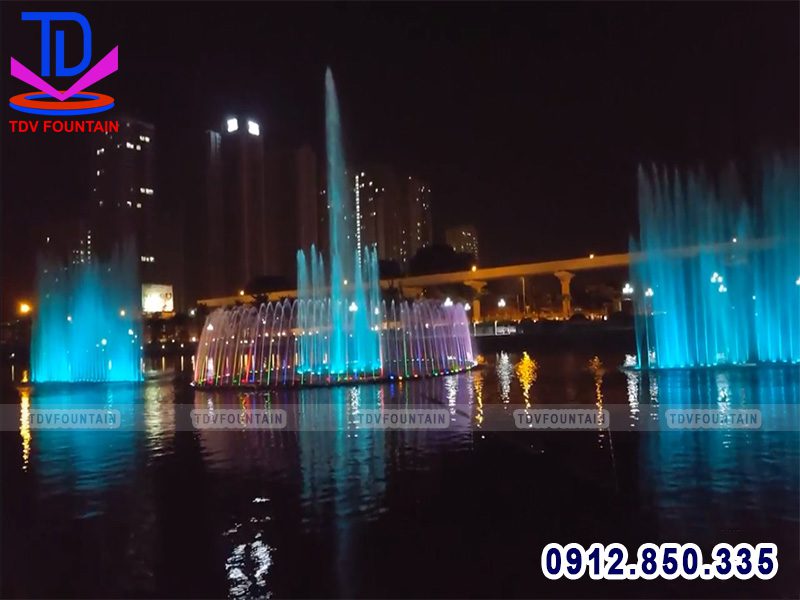 Vận hành đài phun nước phao nổi hồ điều hòa Mai Dịch