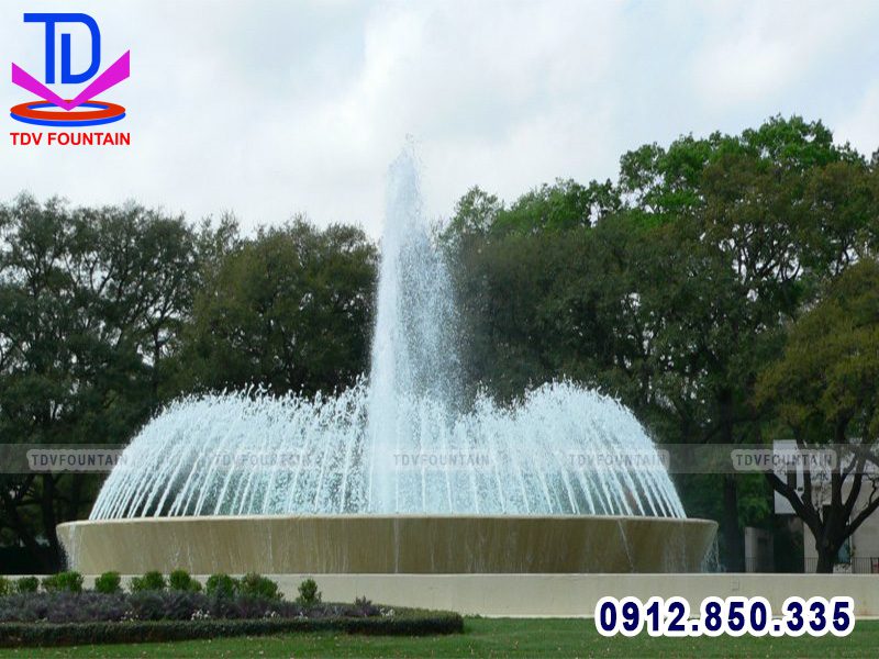 Đài phun nước bể tròn đơn giản