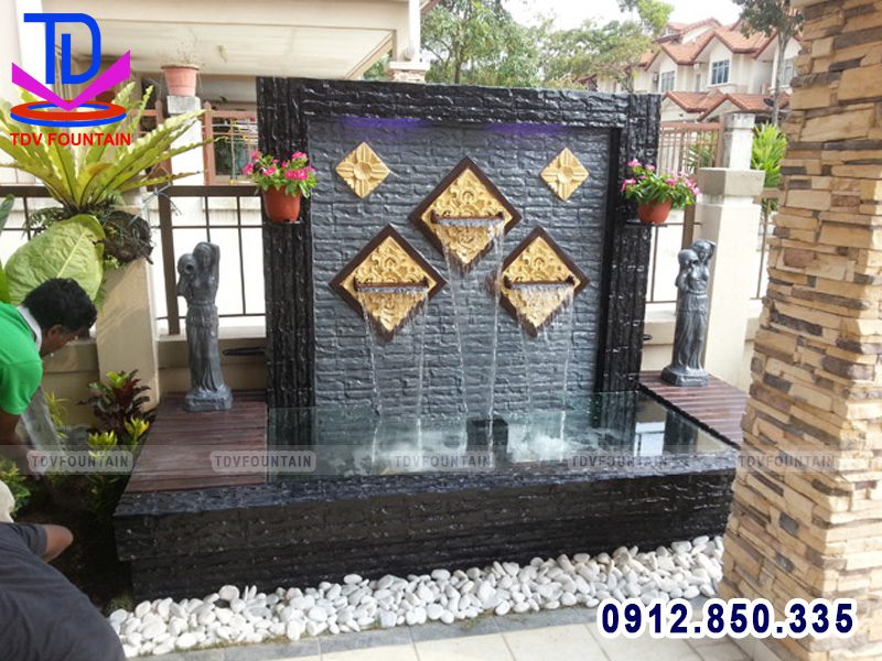 Tường thác nước mini sân vườn