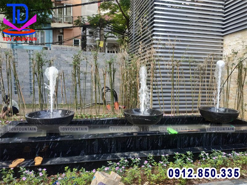 Chậu đá phun nước mini cho khuôn viên Công ty