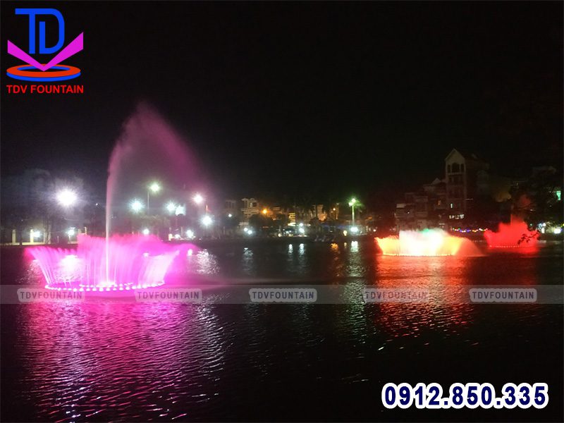 Hệ thống phao nổi trên hồ huyện Giao Thủy - Nam Định