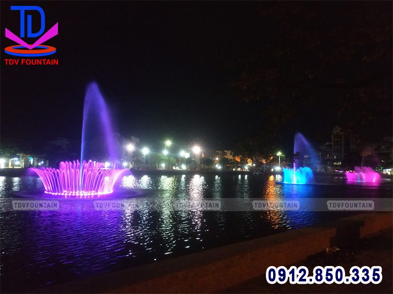Hệ thống phao nổi trên hồ huyện Giao Thủy