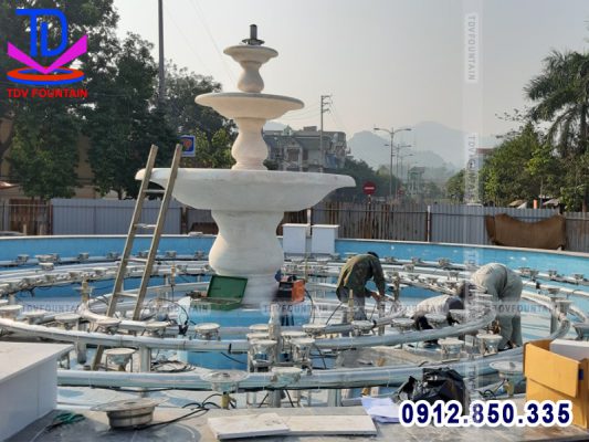 Thi công đài phun nước nút giao đại lộ Thịnh Lang