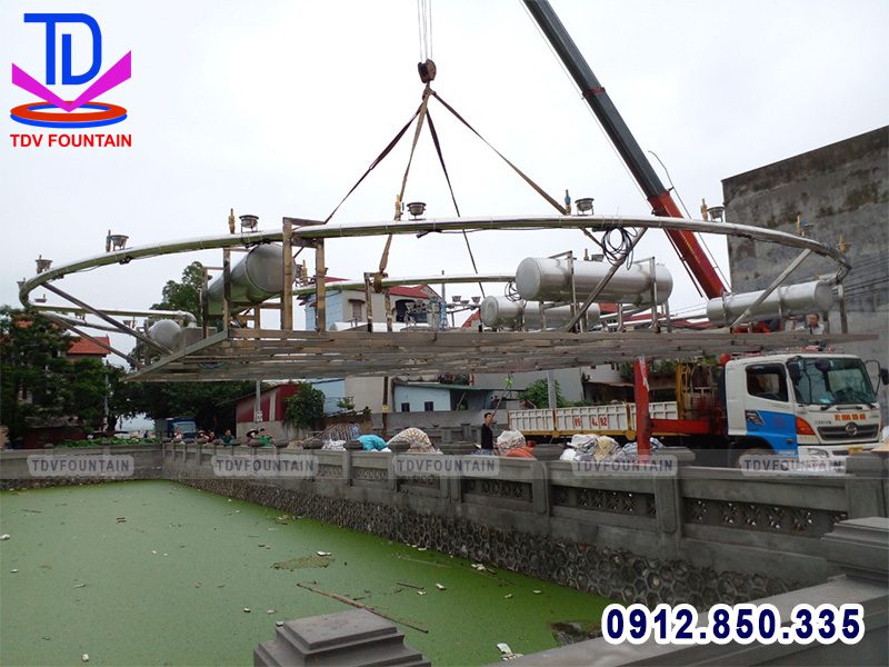 Thực hiện hạ thủy đài phun nước phao nổi