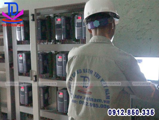 Kết nối phần mềm và tủ điện nhạc nước