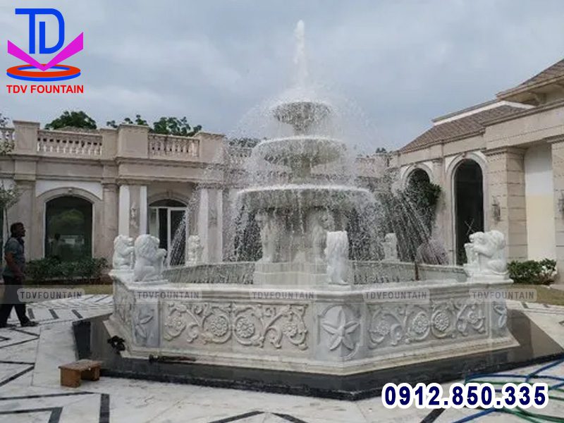 Đài phun nước bằng đá lắp cho nhà hàng