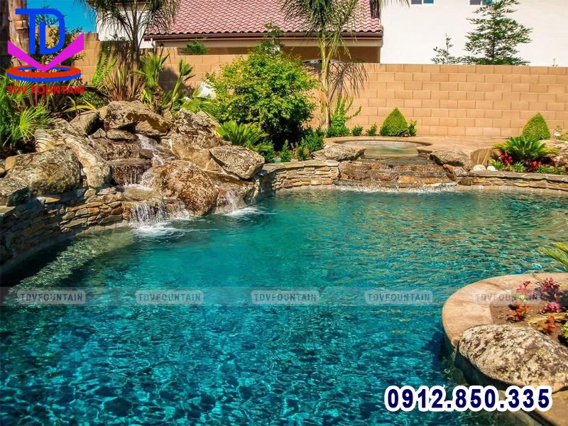 Lắp đặt thác nước cho hồ bơi