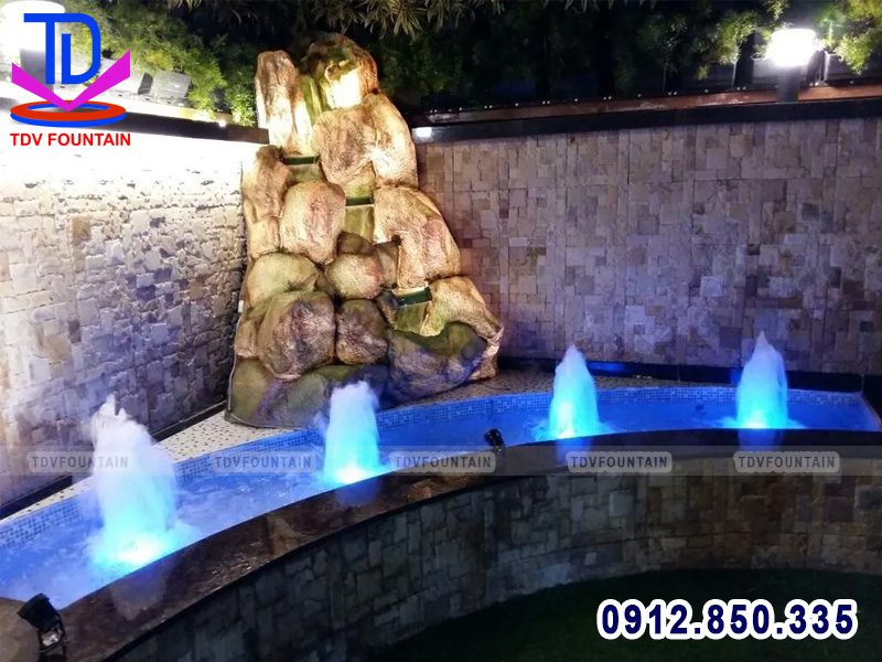 Lắp vòi phun cây thông cho đài phun mini