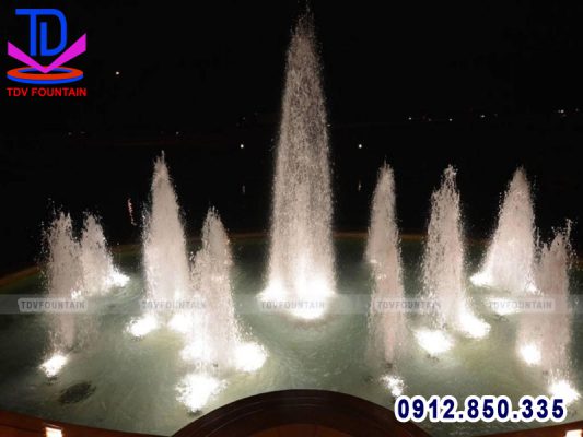 Lắp đặt đầu phun tạo hình cây thông cho đầu phun