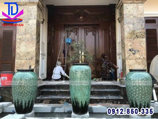 Lắp đặt lu sành phun nước cho biệt thự