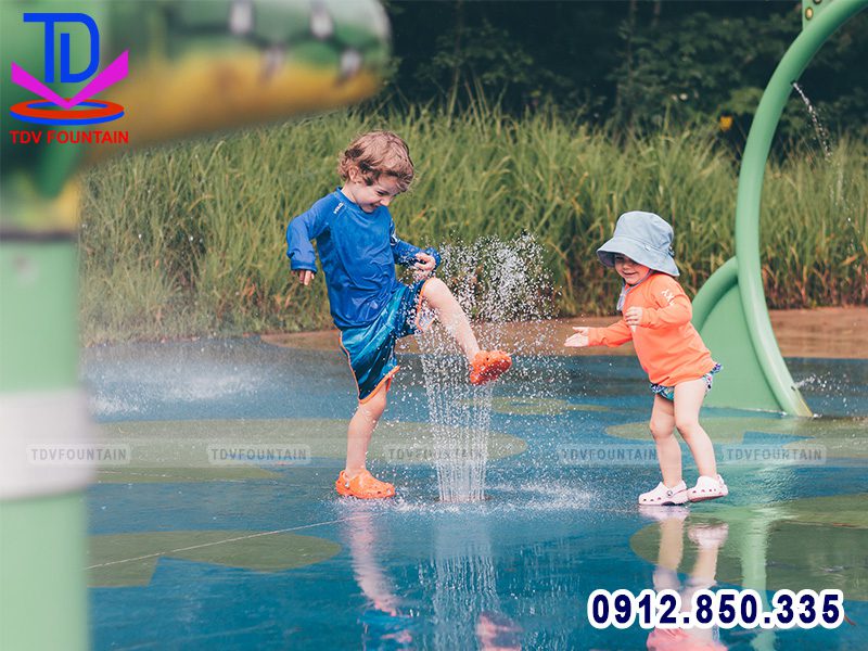 Sân chơi nước bể vầy lắp công viên