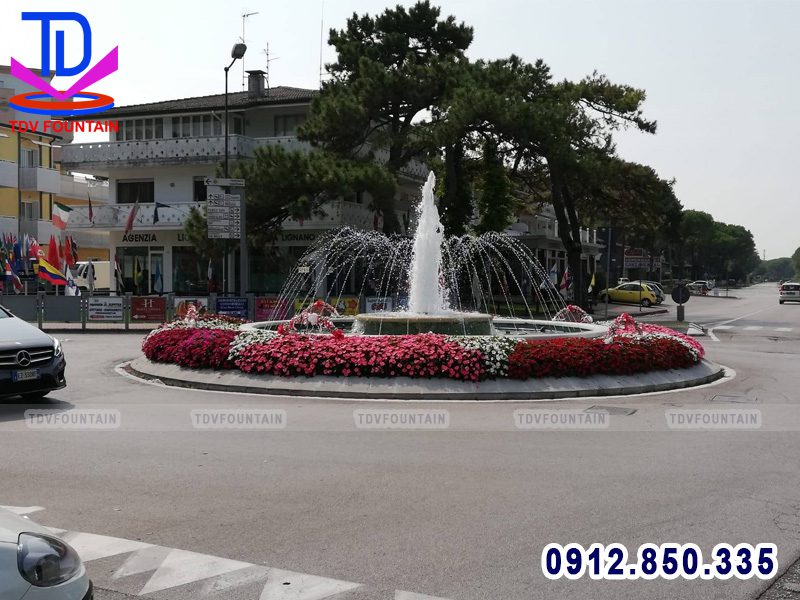 Đài phun nước lắp tại khu vực vòng xuyến