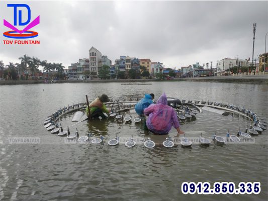Lắp đặt đài phun nước phao nổi trên hồ
