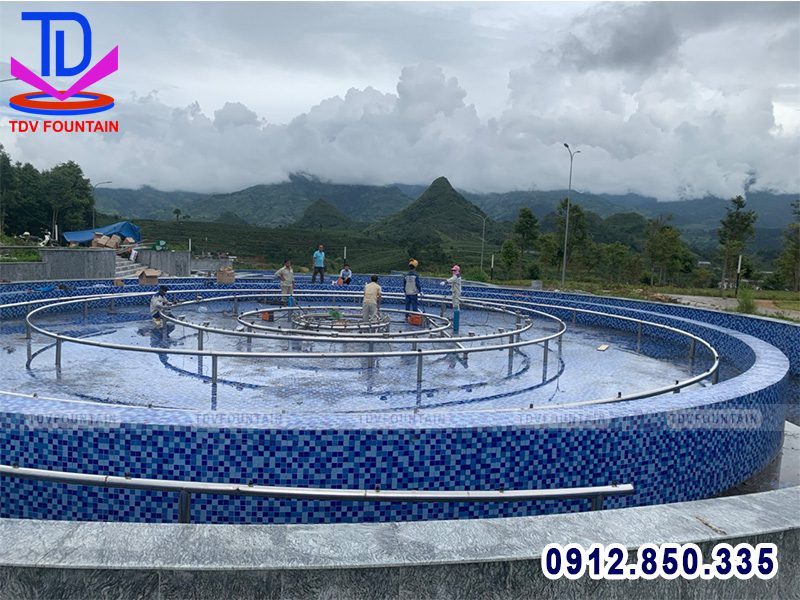 Lắp đặt hệ thống khung Inox cho đài phun