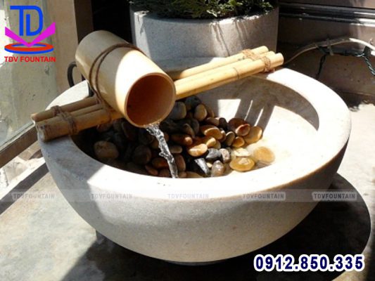 Đài phun nước bằng tre để bàn mini