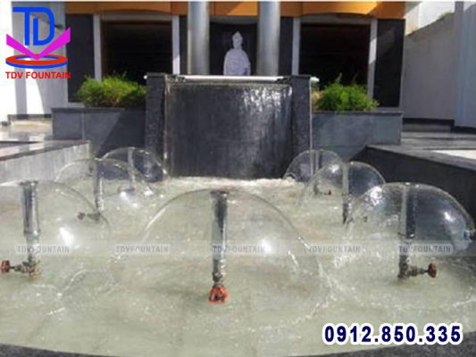 Lắp đặt vòi phun hình nấm trang trí sân vườn