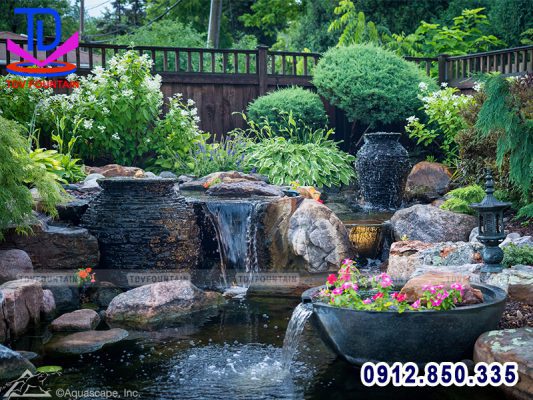 Thác nước tiểu cảnh lắp khuôn viên sân vườn
