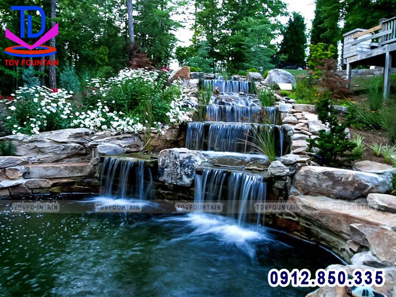 Tiểu cảnh thác nước lắp cho khuôn viên resort