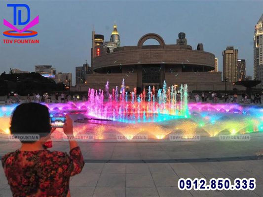 Vòi phun hình bông hoa lắp sàn nhạc nước