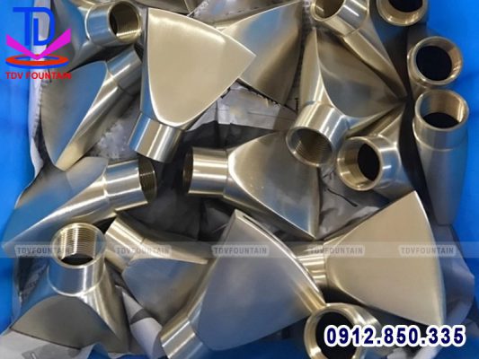 Vòi phun hình quạt lắp cùng động cơ múa vẫy 3D