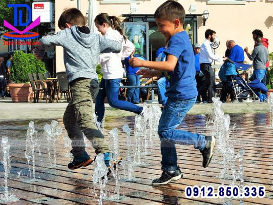 Đài phun nước âm nền lắp trung tâm thành phố