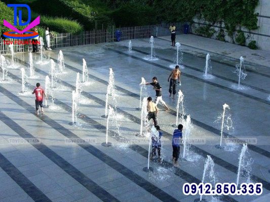 Đài phun nước âm sàn với mặt sàn bê tông