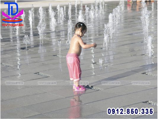 Sân phun nước nghệ thuật tại quảng trường