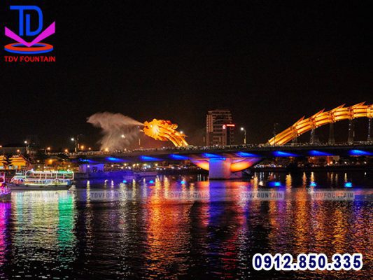 Cầu Rồng phun nước phun lửa