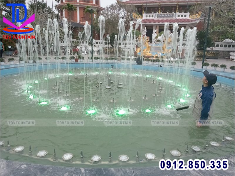 Căn chỉnh thiết bị đài phun nước kích nhạc
