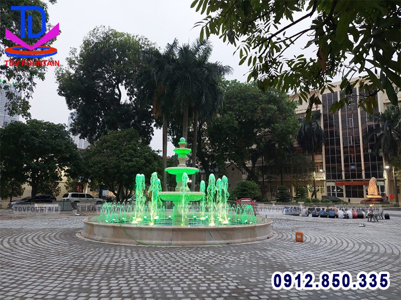 Đài phun nước khuôn viên học viện báo chí