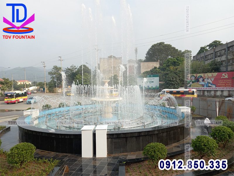 Đài phun nước vòng xuyến nút giao TP Hòa Bình