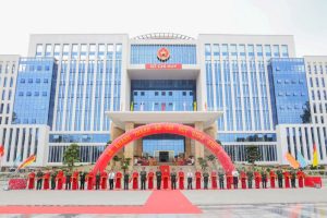 Dự án Đài phun nước nằm trong khuôn viên của Sở Chỉ Huy Quận 7. 