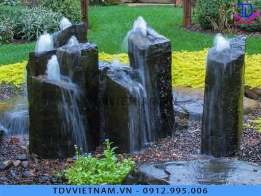 Trụ đá phun nước – Thu hút tài lộc, may mắn cho gia chủ