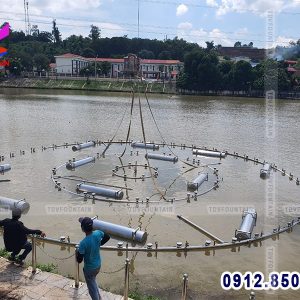 Ha thuy gian phun nuoc phao noi lac son