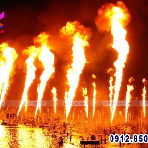 Voi phun lua lap cho nhac nuoc nghe thuat