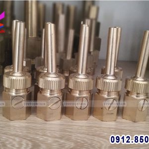 ban dau phun tia nuoc phi 21mm co van dieu ap