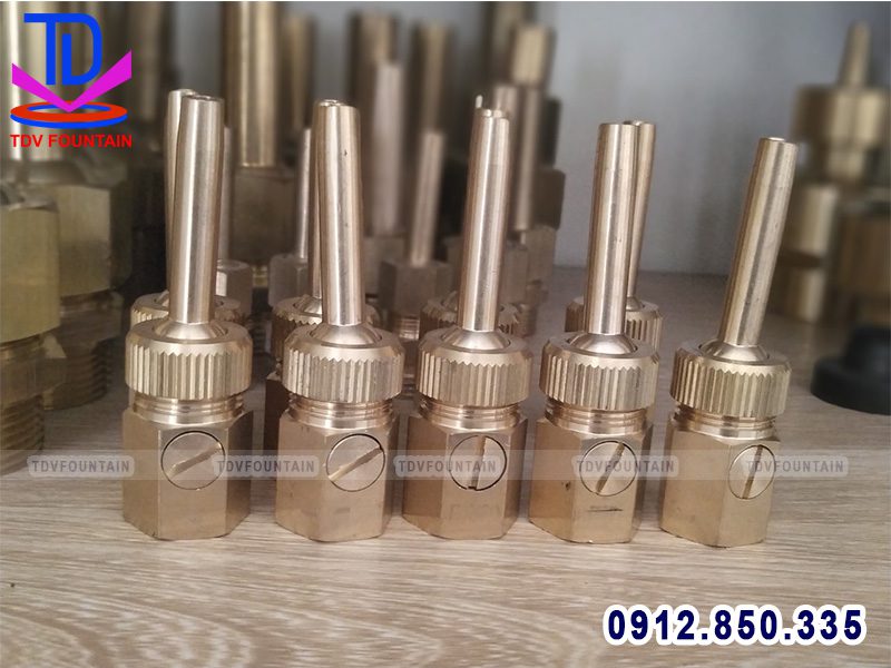 ban-dau-phun-tia-nuoc-phi-21mm-co-van-dieu-ap.jpg ban dau phun tia nuoc phi 21mm co van dieu ap