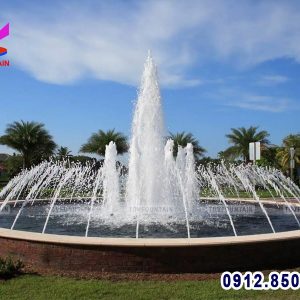 dai phun nuoc be tron trang tri cong vien