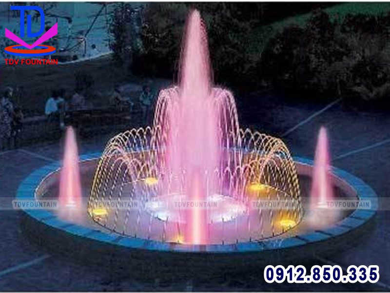 dai-phun-nuoc-hinh-tron-lap-cho-biet-thu.jpg dai phun nuoc hinh tron lap cho biet thu